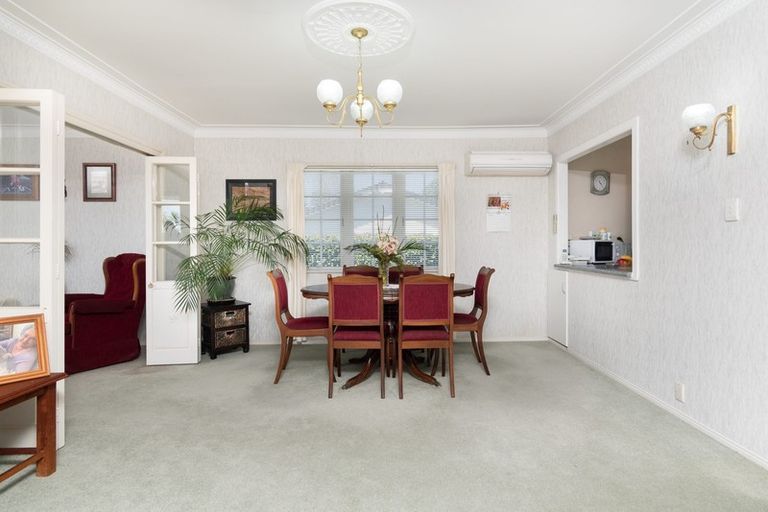 Photo of property in 1/27 Nui Mana Place, Te Atatu South, Auckland, 0610