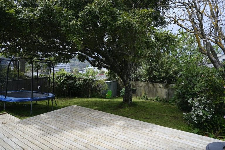 Photo of property in 27 Bidwill Street, Mount Cook, Wellington, 6021