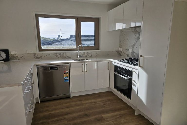 Photo of property in 5 Mahinawa Street, Takapuwahia, Porirua, 5022