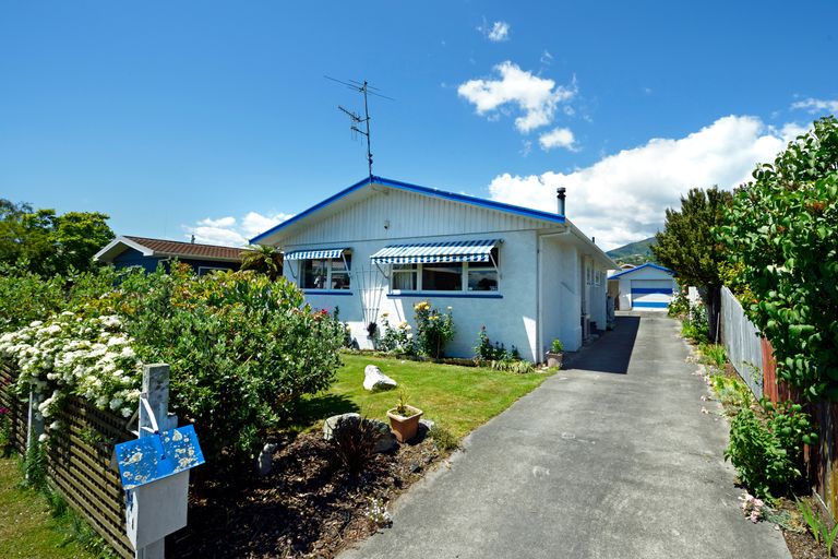 Photo of property in 34 Fergusson Street, Stoke, Nelson, 7011