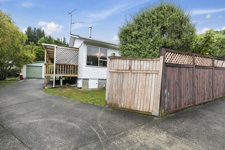 Photo of property in 31 Mcgowan Road, Wainuiomata, Lower Hutt, 5014