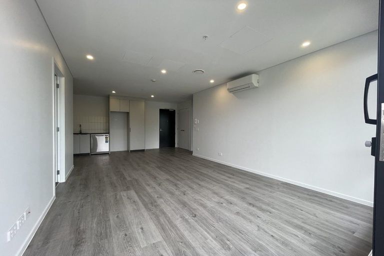 Photo of property in 104/2 Rauroa Lane, Hobsonville, Auckland, 0616