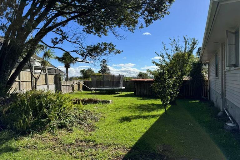 Photo of property in 572 Beach Road, Rothesay Bay, Auckland, 0630