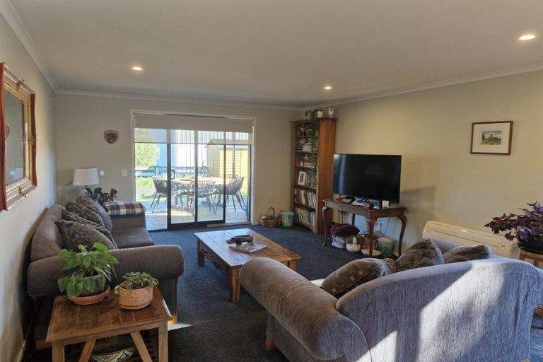 Photo of property in 24 Smith Street, Lepperton, New Plymouth, 4373