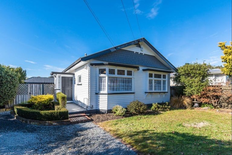 Photo of property in 13 Kowhai Terrace, Saint Martins, Christchurch, 8022