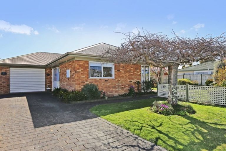 Photo of property in 34 Avondale Road, Taradale, Napier, 4112