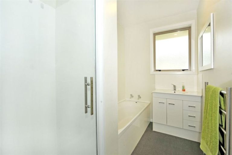 Photo of property in 37 Greendale Avenue, Avonhead, Christchurch, 8042