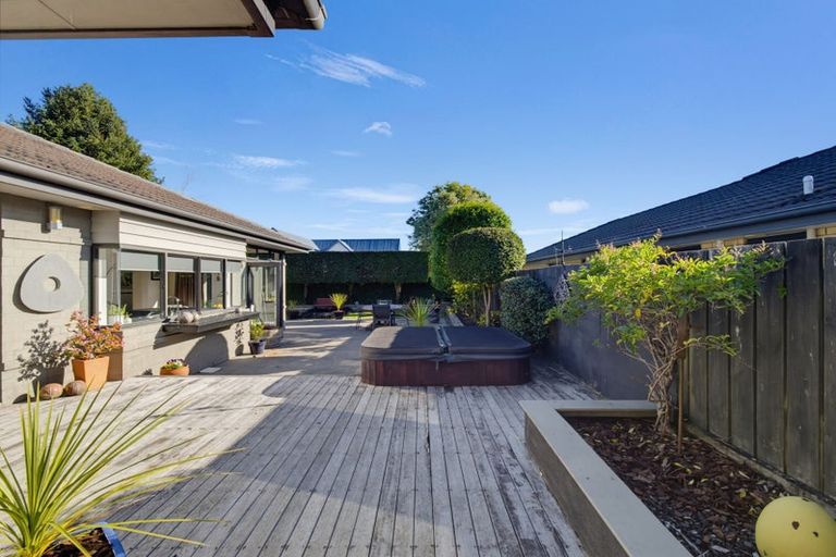 Photo of property in 15 Stonebridge Park Drive, Holdens Bay, Rotorua, 3010