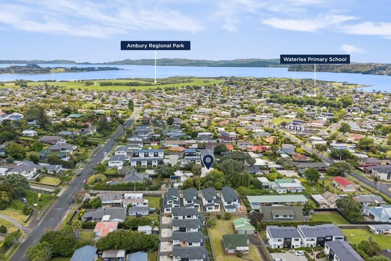 Photo of property in 54 Taylor Road, Mangere Bridge, Auckland, 2022