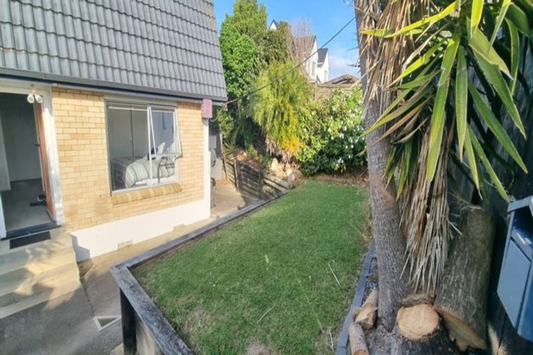 Photo of property in 2/137 Rangatira Road, Beach Haven, Auckland, 0626