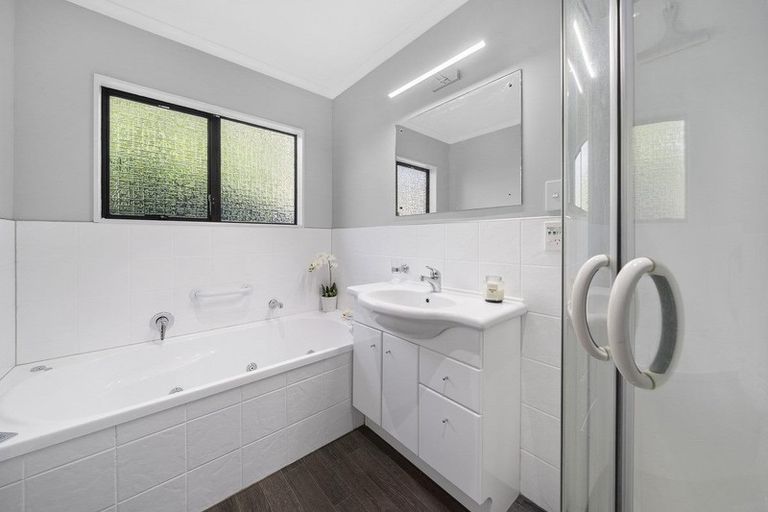 Photo of property in 37 Leeward Drive, Whitby, Porirua, 5024