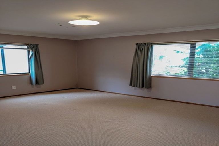 Photo of property in 29 Marina View Drive, West Harbour, Auckland, 0618