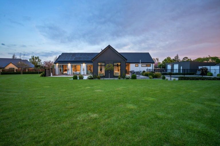 Photo of property in 3 Willowside Place, Amberley, 7410
