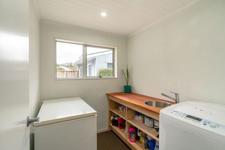 Photo of property in 8 Paretai Grove, Waikanae, 5036