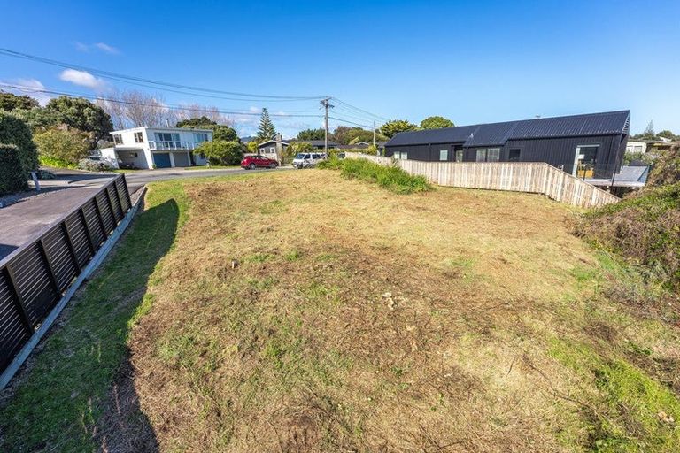 Photo of property in 13 Kawau Grove, Waikanae Beach, Waikanae, 5036