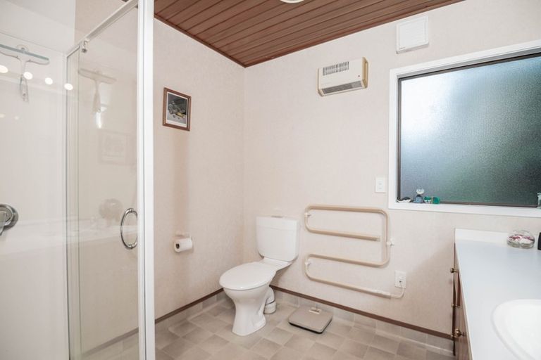 Photo of property in 11 Montrose Grove, Churton Park, Wellington, 6037