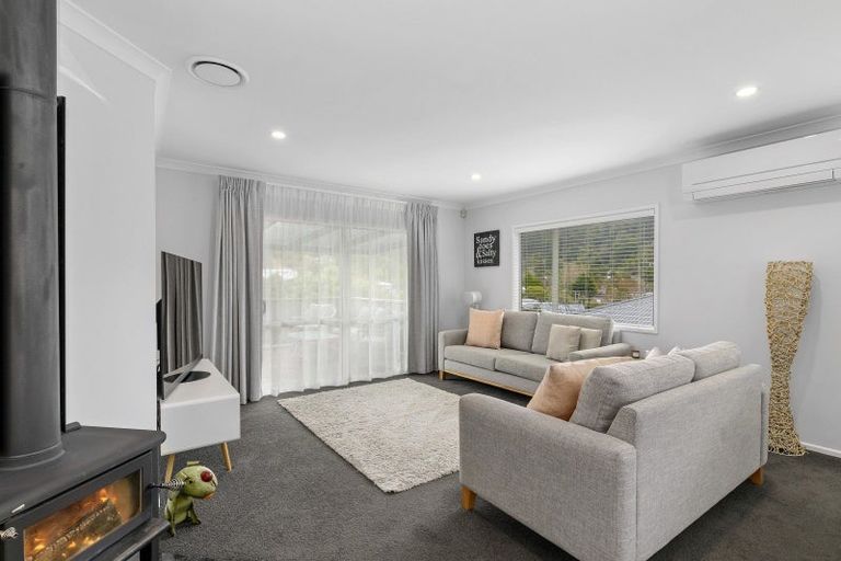 Photo of property in 31a Forest Road, Pinehaven, Upper Hutt, 5019