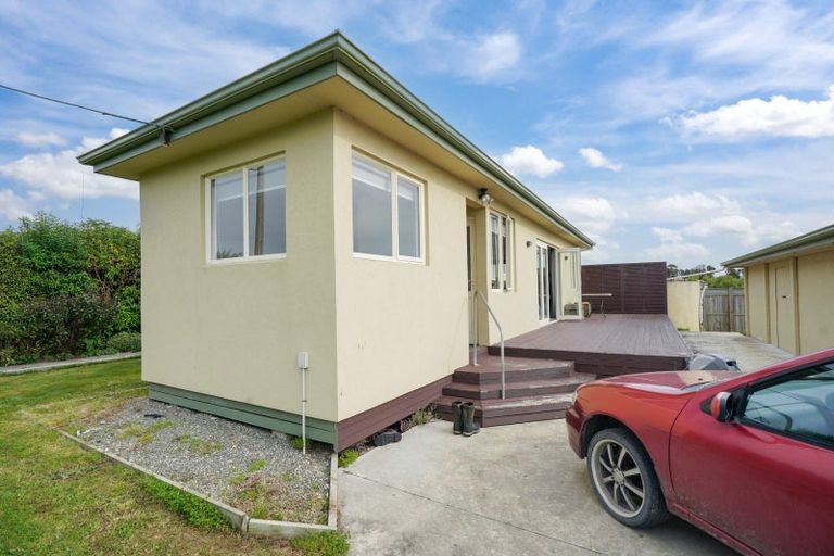 Photo of property in 28 Tokanui Haldane Road, Tokanui, 9884