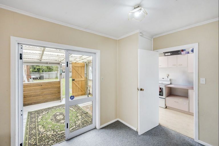 Photo of property in 57 Taradale Road, Onekawa, Napier, 4110