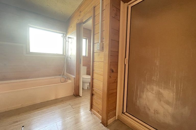 Photo of property in 1/126 Bradbury Road, Botany Downs, Auckland, 2010