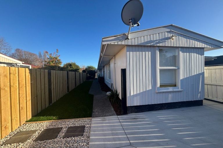 Photo of property in 2/28 Hampton Place, Burnside, Christchurch, 8053