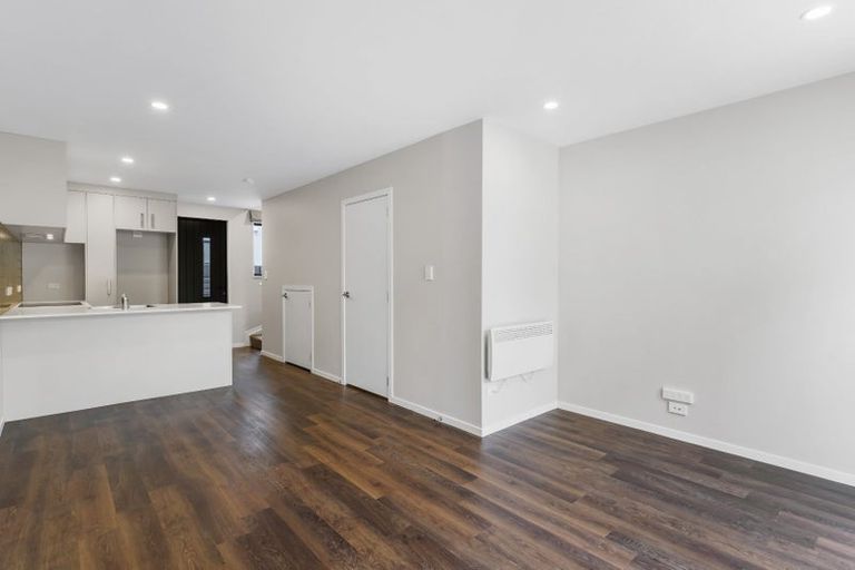 Photo of property in 46 Tokai Place, Glen Eden, 0602