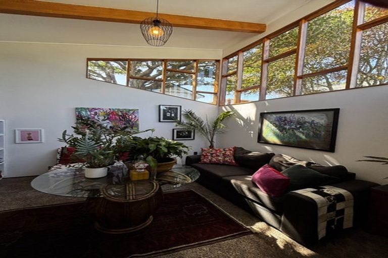 Photo of property in 163 Vivian Street, New Plymouth, 4310