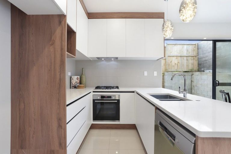 Photo of property in 37 Garton Drive, Massey, Auckland, 0614