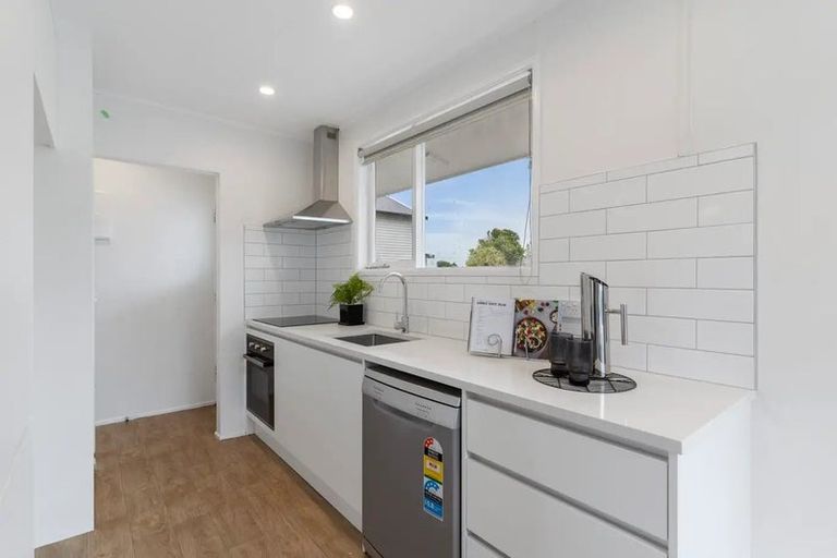 Photo of property in 17 Harania Avenue, Favona, Auckland, 2024