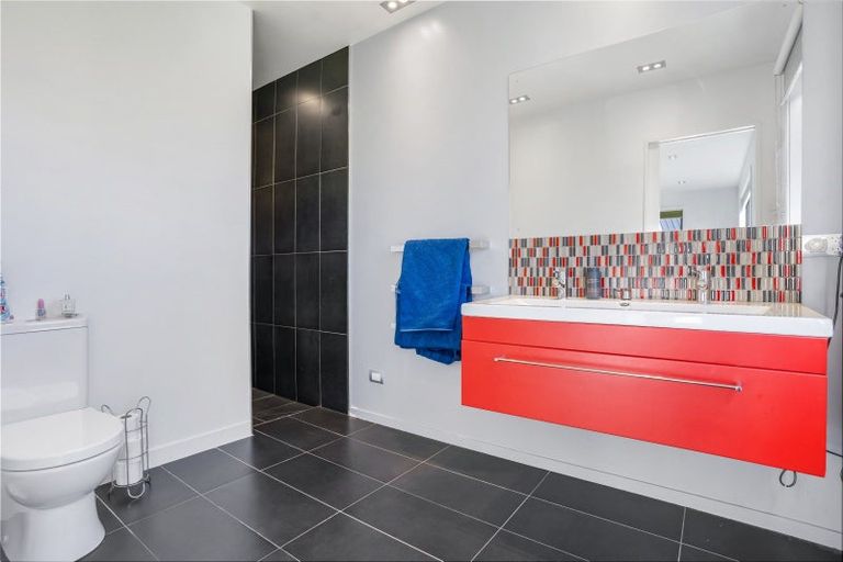 Photo of property in 48a Egerton Road, Winton, 9781