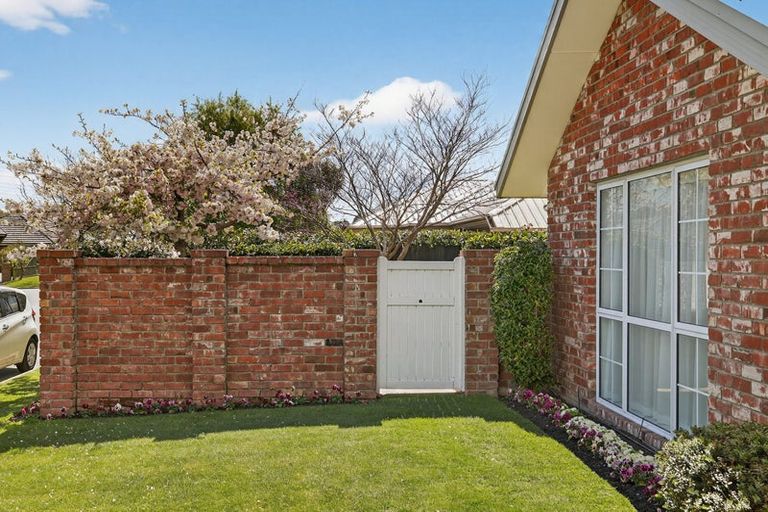 Photo of property in 8 Avon Gate, Russley, Christchurch, 8042