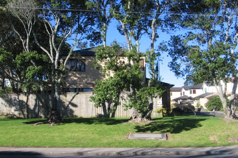Photo of property in 45 Redoubt Road, Goodwood Heights, Auckland, 2105