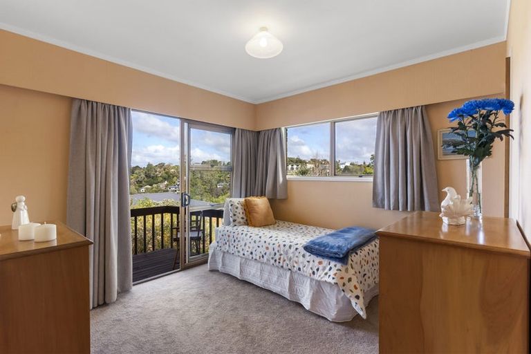 Photo of property in 8 Helvetia Drive, Browns Bay, Auckland, 0630