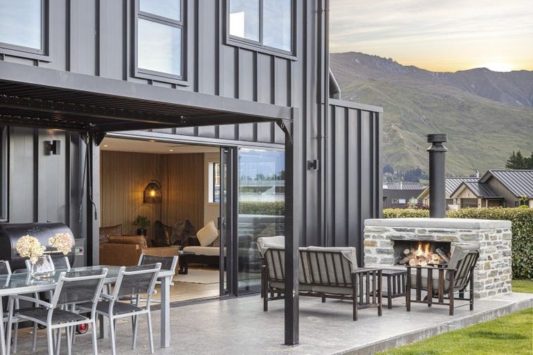 Photo of property in 21 Marjon Drive, Wanaka, 9305