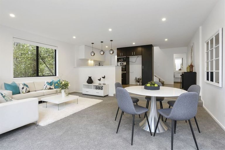 Photo of property in 15d/4 Verran Road, Birkenhead, Auckland, 0626
