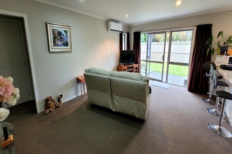Photo of property in 12a Kervil Avenue, Te Atatu Peninsula, Auckland, 0610