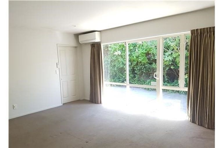 Photo of property in 92a Peverel Street, Riccarton, Christchurch, 8041