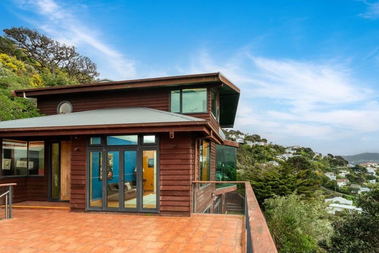 Photo of property in 142 Grafton Road, Roseneath, Wellington, 6011