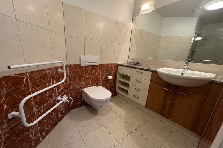 Photo of property in 103a Victoria Road, Devonport, Auckland, 0624