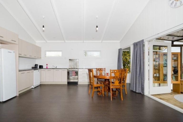 Photo of property in 69 Garfield Road, Helensville, 0800