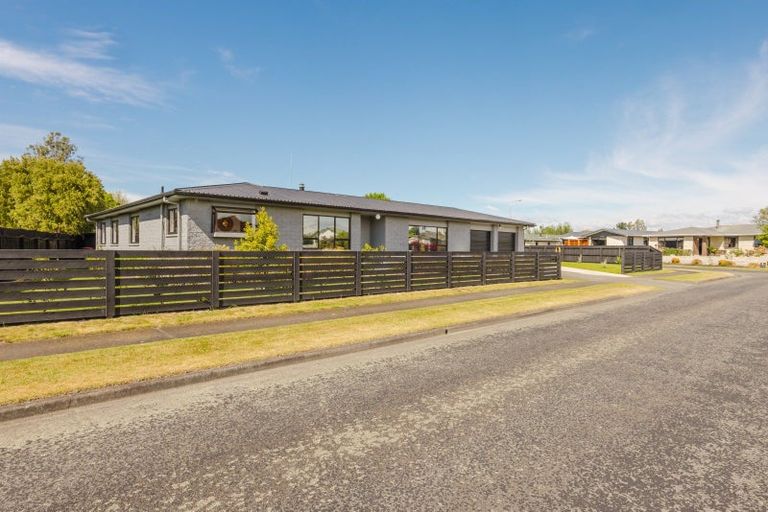 Photo of property in 2 Willow Grove, Waipukurau, 4200