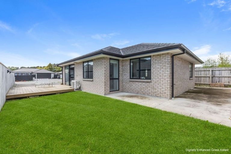 Photo of property in 10 Rehua Place, Waiwhakaiho, New Plymouth, 4312