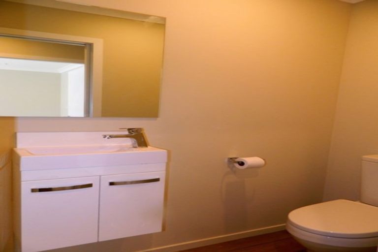 Photo of property in 19u7 Collins Avenue, Tawa, Wellington, 5028