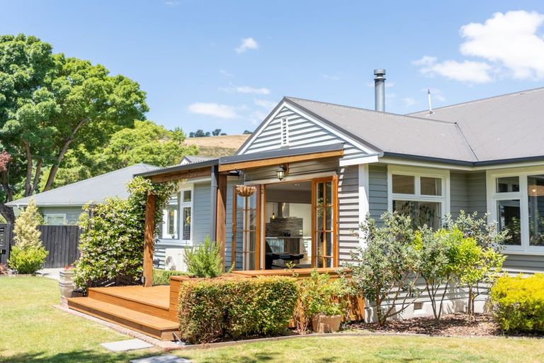 Photo of property in 252 Centaurus Road, Saint Martins, Christchurch, 8022