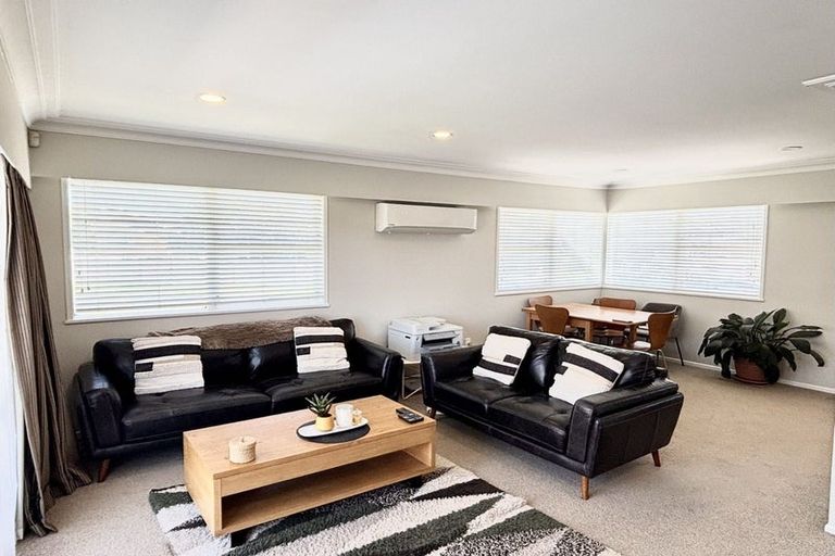 Photo of property in 31 School Road, Te Atatu South, Auckland, 0610