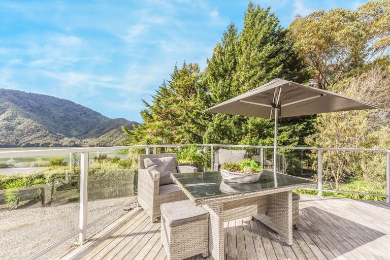 Photo of property in 784a Queen Charlotte Drive, Havelock, Picton, 7281