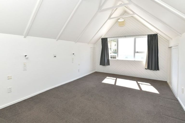 Photo of property in 1/70 Glamorgan Drive, Torbay, Auckland, 0630