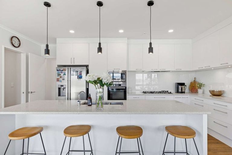 Photo of property in 9 River Road, Te Atatu Peninsula, Auckland, 0610