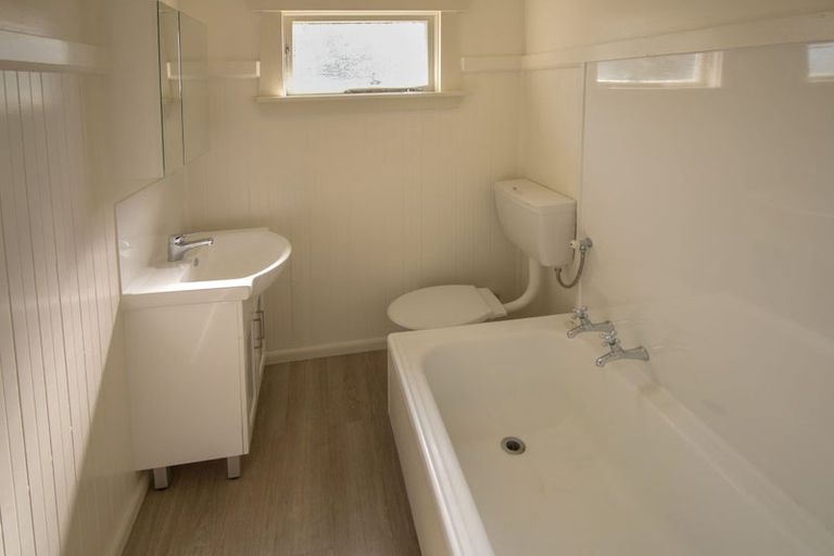 Photo of property in 92 Mackworth Street, Woolston, Christchurch, 8062