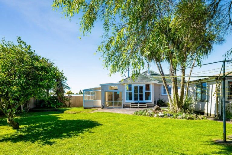 Photo of property in 1 Avon Street, Stratford, 4332